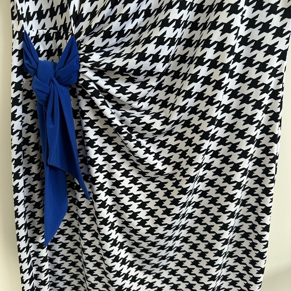 ❤️ Jules & Leopold Black and White Houndstooth Dress with Blue Bow - Picture 2 of 5